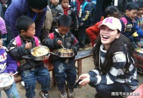 到处逛的娱乐圈吃瓜人,跟随潮流，畅游八卦海洋